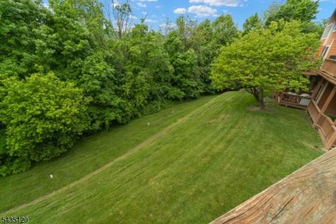 1 Wimbledon Drive 3 Vernon NJ 07462