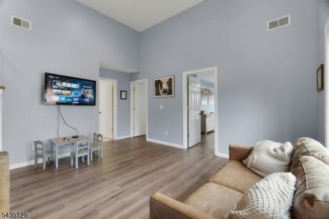 1 Wimbledon Drive 3 Vernon NJ 07462