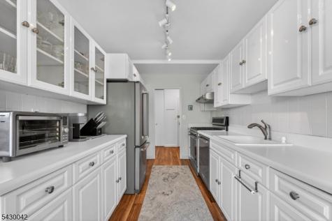 926 Bloomfield Avenue Glen Ridge Boro NJ 07028