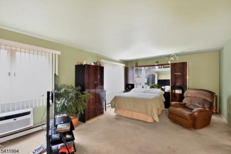 776 N 6th Street Newark NJ 07107