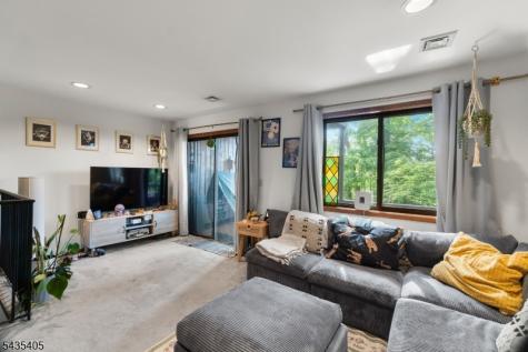 3 Port Royal Drive 3 Vernon NJ 07462