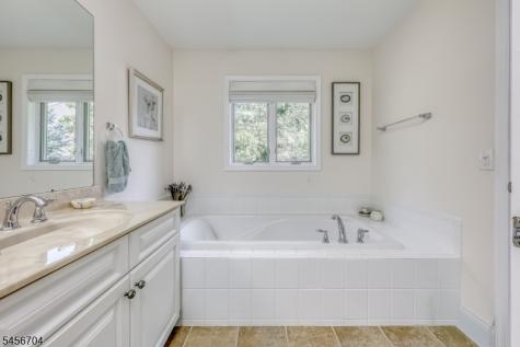 1202 Whitney Lane Allendale NJ 07401