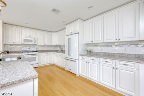 1202 Whitney Lane Allendale NJ 07401
