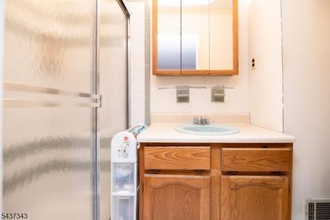 55 Kensington Court Washington NJ 07840