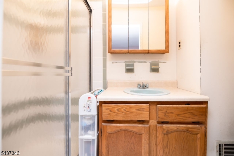 55 Kensington Court Washington NJ 07840