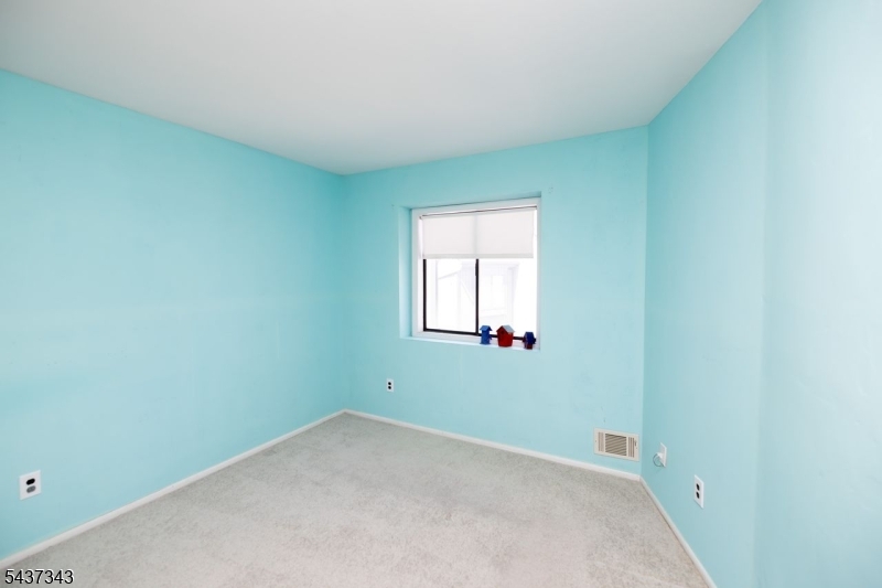 55 Kensington Court Washington NJ 07840