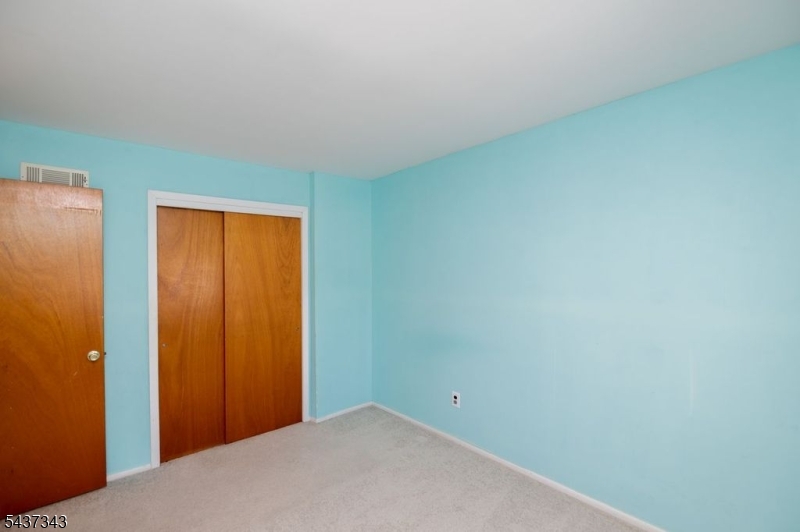 55 Kensington Court Washington NJ 07840