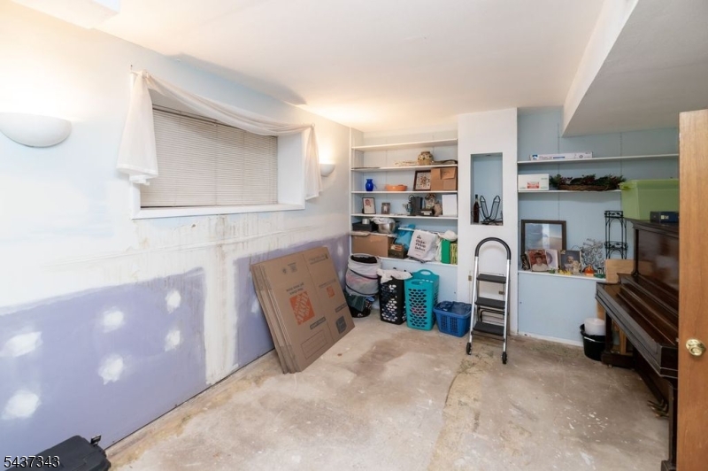 55 Kensington Court Washington NJ 07840