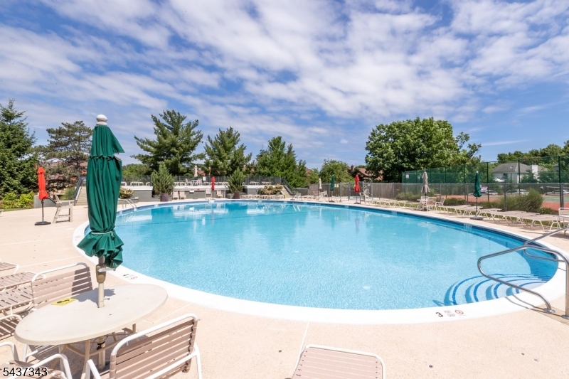 55 Kensington Court Washington NJ 07840