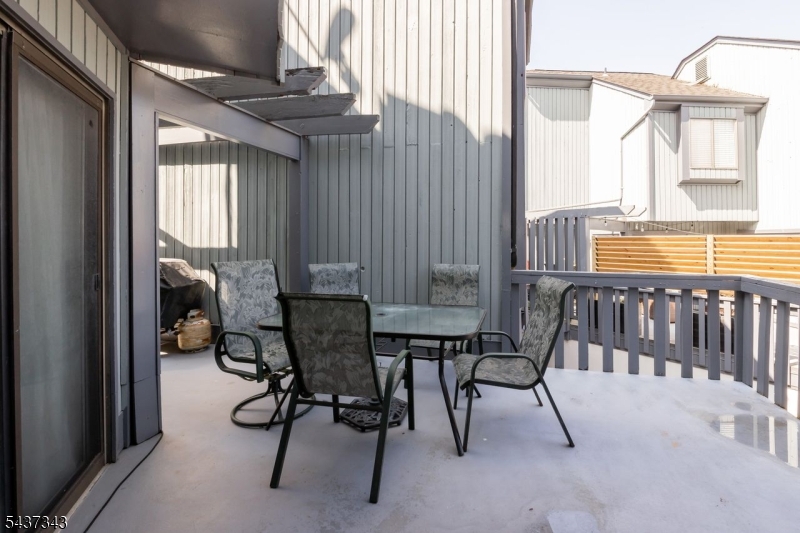 55 Kensington Court Washington NJ 07840