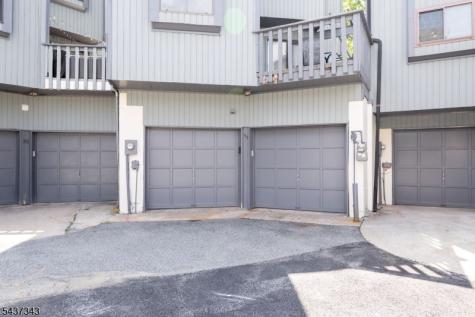 55 Kensington Court Washington NJ 07840