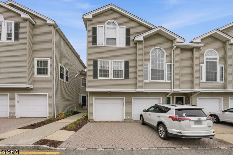 7 Witherspoon Court Morris NJ 07960