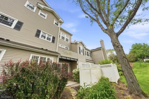 7 Witherspoon Court Morris NJ 07960