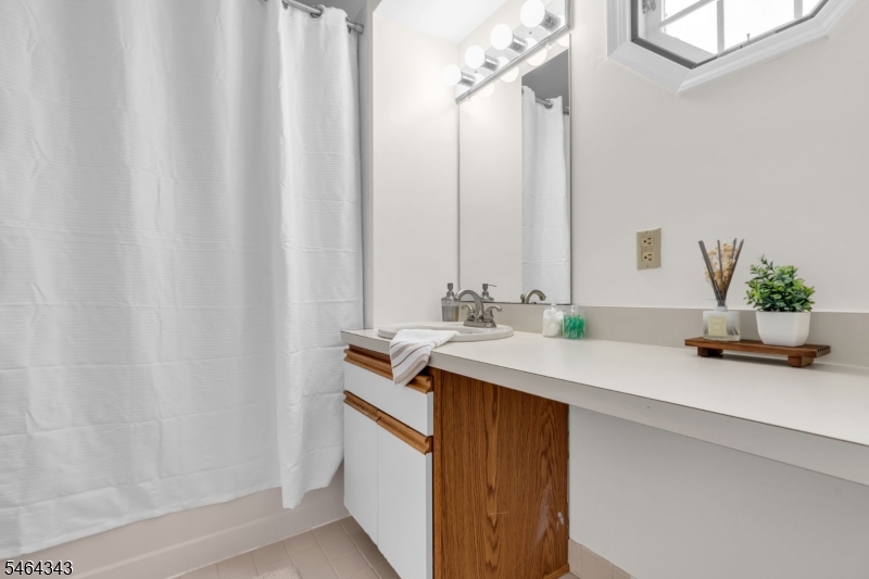 12 Munsee Trail Branchburg NJ 08876