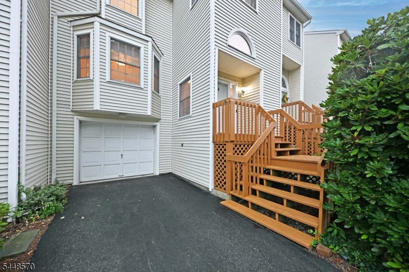 6 Erin Way Lincoln Park NJ 07035