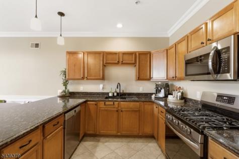1677 Springfield Ave -15 Maplewood NJ 07040
