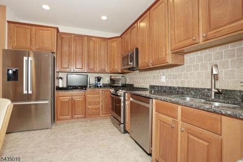 3118 Warrens Way Wanaque NJ 07465