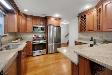 30 Coachlight Drive Chatham NJ 07928