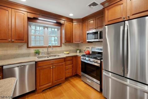 30 Coachlight Drive Chatham NJ 07928