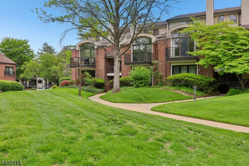 1 Peabody Court Teaneck NJ 07666