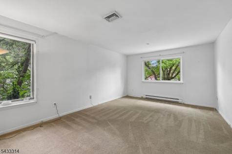 1 Peabody Court Teaneck NJ 07666