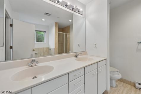 1 Peabody Court Teaneck NJ 07666