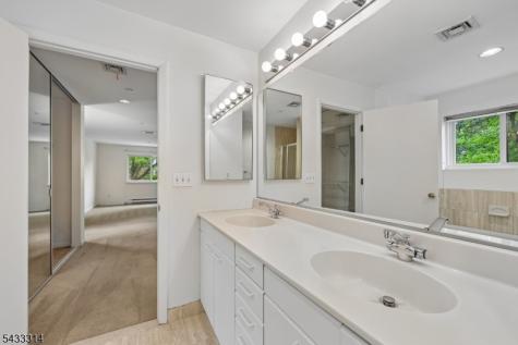 1 Peabody Court Teaneck NJ 07666