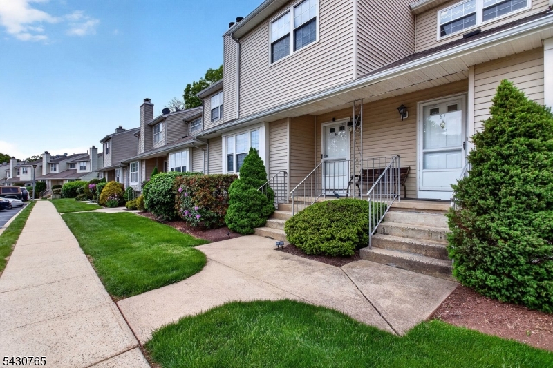 61 Freemont Court Franklin NJ 08873