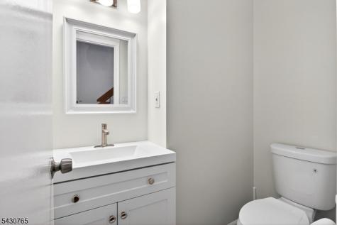 61 Freemont Court Franklin NJ 08873