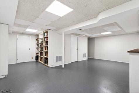 61 Freemont Court Franklin NJ 08873