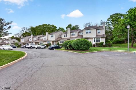 61 Freemont Court Franklin NJ 08873