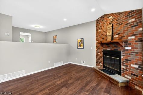 61 Freemont Court Franklin NJ 08873