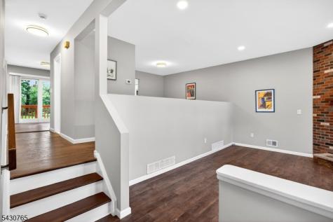 61 Freemont Court Franklin NJ 08873