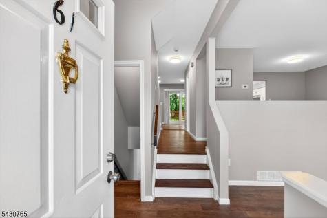 61 Freemont Court Franklin NJ 08873