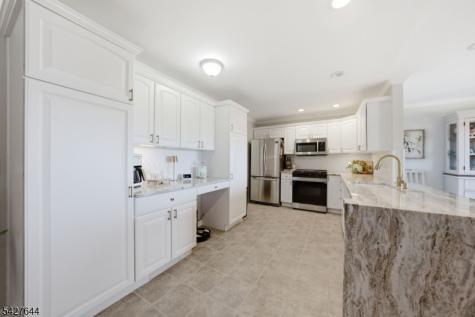 38 Bourne Circle Hardyston NJ 07419