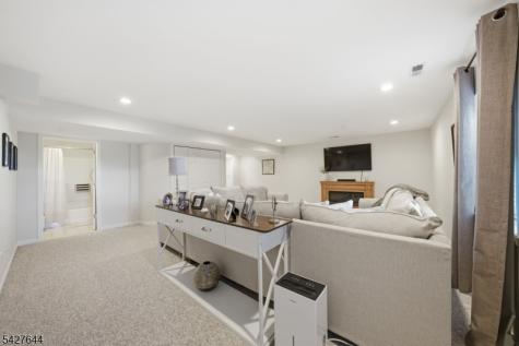 38 Bourne Circle Hardyston NJ 07419