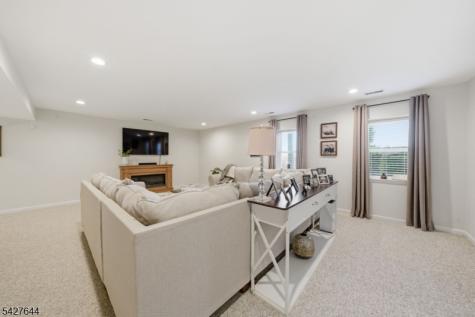 38 Bourne Circle Hardyston NJ 07419