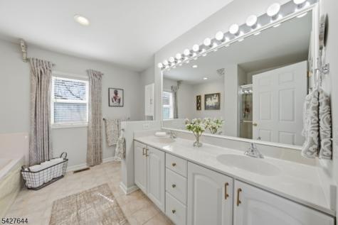 38 Bourne Circle Hardyston NJ 07419