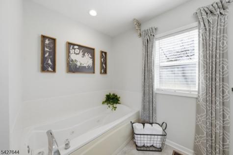 38 Bourne Circle Hardyston NJ 07419