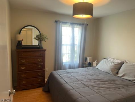 692 Honeybrook Circle Lopatcong NJ 08886