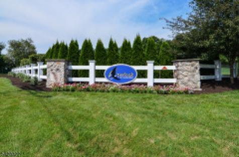 692 Honeybrook Circle Lopatcong NJ 08886