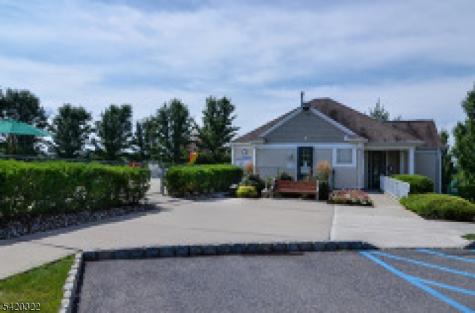 692 Honeybrook Circle Lopatcong NJ 08886