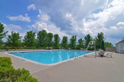 692 Honeybrook Circle Lopatcong NJ 08886