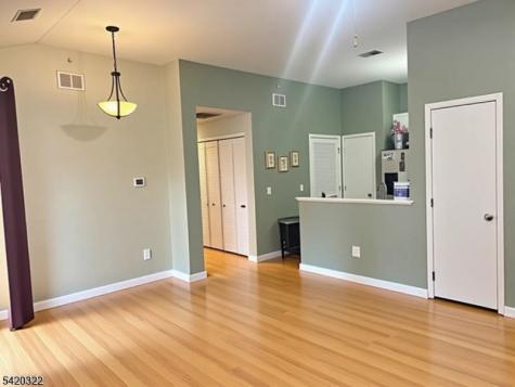 692 Honeybrook Circle Lopatcong NJ 08886