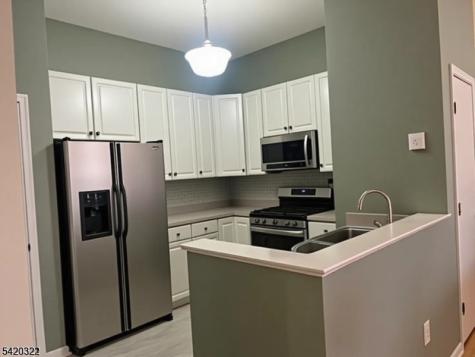 692 Honeybrook Circle Lopatcong NJ 08886