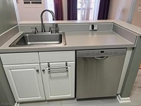 692 Honeybrook Circle Lopatcong NJ 08886