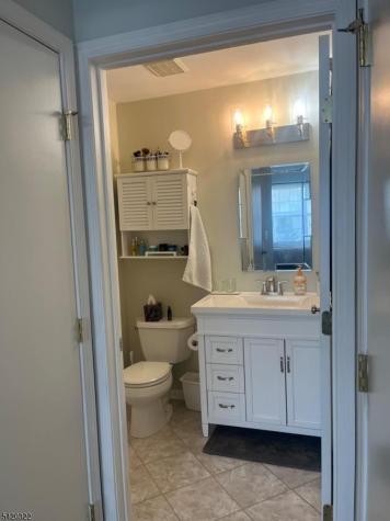692 Honeybrook Circle Lopatcong NJ 08886