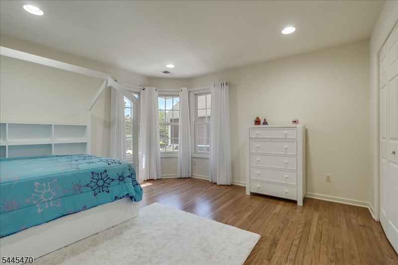 9 Rockhall Court Hardyston NJ 07419