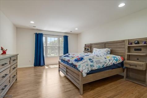9 Rockhall Court Hardyston NJ 07419
