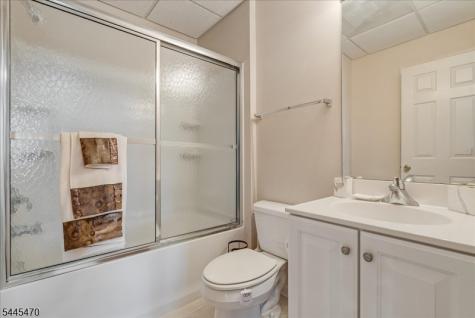 9 Rockhall Court Hardyston NJ 07419